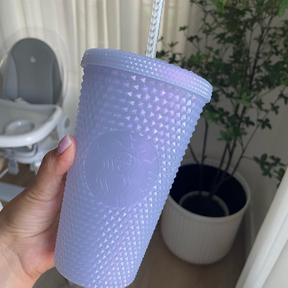 Sparkly Starbucks cup.